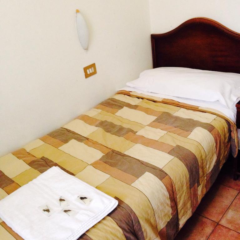 Hotel Medea Milán Habitación foto